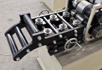 Máquina Perfiladora En Omega