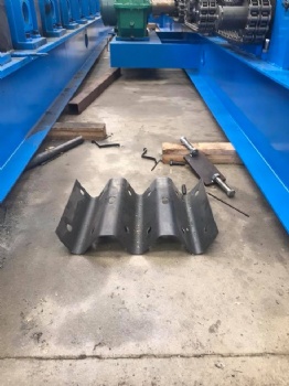 Máquina Perfiladora De Baranda De Carretera De 2 Olas