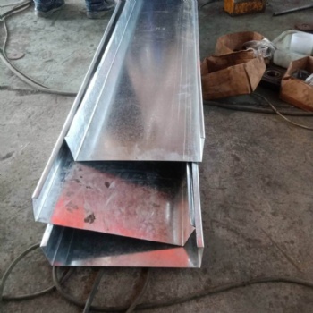 Máquina Perfiladora De Bandeja Portacables